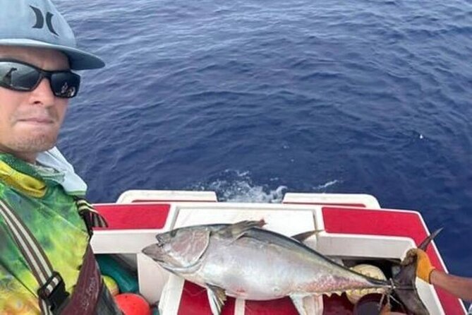 Wholesale Fishing in Poti Marara at Tahiti Teahupoo Peninsula - Shimano gear and what is included
